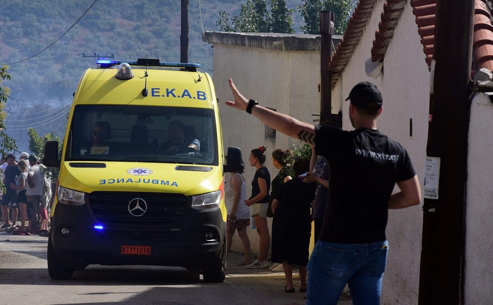 ΑΡΓΟΛΙΔΑ-Πυρκαγιά εκδηλώθηκε λίγο πριν τις 16:00 της Κυριακής 23 Ιουλίου στην περιοχή Άγιος Δημήτριος (Μετόχι) του Δήμου Επιδαύρου στην Αργολίδα.
Στο σημείο της πυρκαγιάς έσπευσαν οχήματα της πυροσβεστικής από Ναύπλιο, Άργος και ο εναέριες δυνάμεις και κ